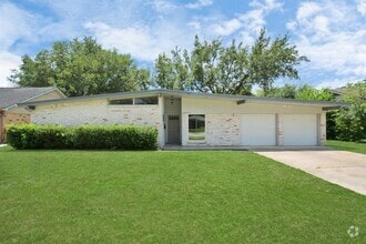Building Photo - 10951 Shadow Wood Dr