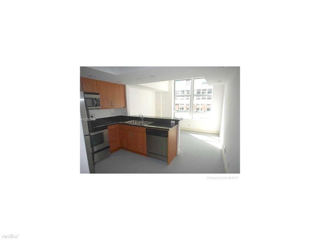 Building Photo - 101 E Flagler St