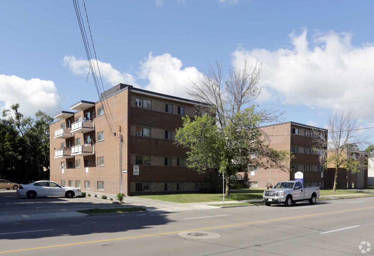 Helen Manor Apartments 1296 Fennell Ave E Hamilton, ON