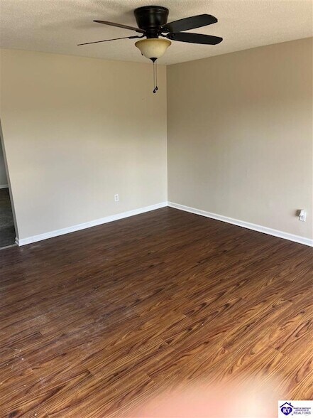 Foto del edificio - 1709 Cliff Ridge Ct
