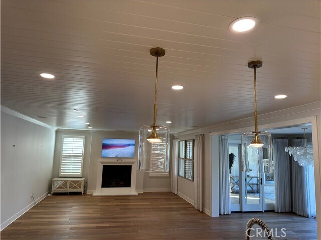 Building Photo - 45 Skyward