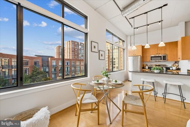 Foto del edificio - 520 John Carlyle St