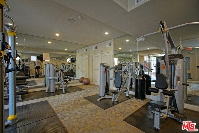 Building Photo - 360 W Avenue 26