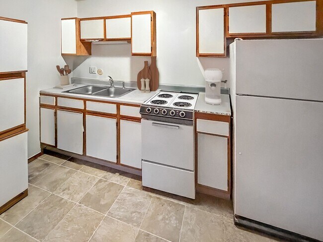 Building Photo - Tall Timber Apartments