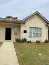 Building Photo - 425 Ronnie Drive SE