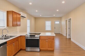 Building Photo - 205D Knaack Court