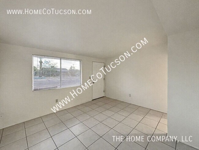 Building Photo - 1601 E Copper St