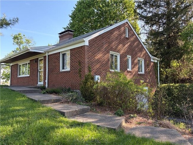 Building Photo - 359 Dorseyville Rd