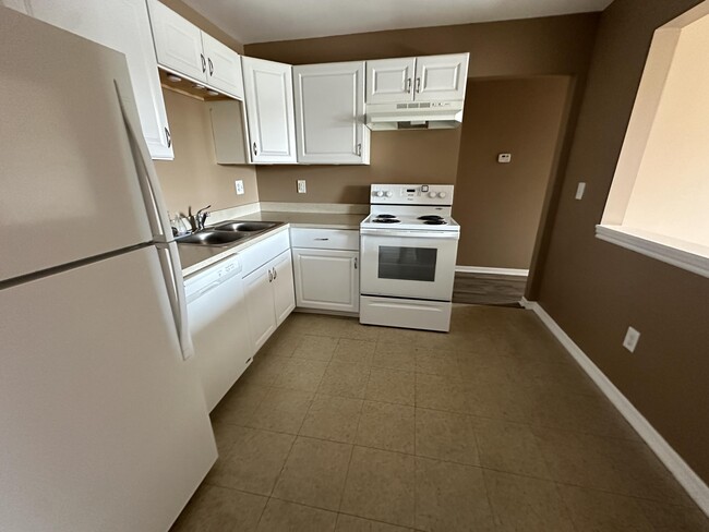 Foto del edificio - 2579 Union Lake Rd