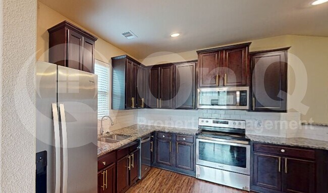 Foto del edificio - 705 Juneberry Dr