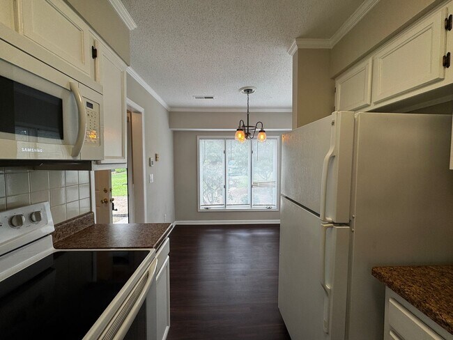 Foto del edificio - 104 Breckindale Cir