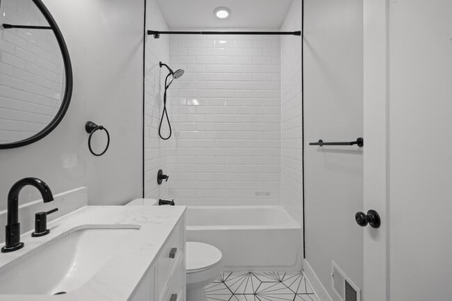 Photo - 141 6th St Apartment