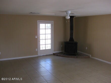 Foto del edificio - 201 E Cullumber Ave