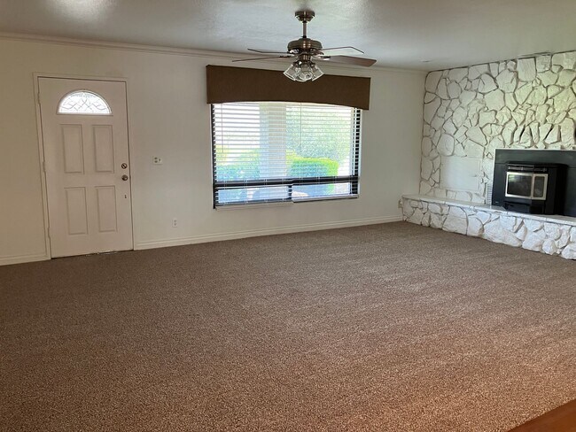 Foto del edificio - 8581 Van Allen Rd