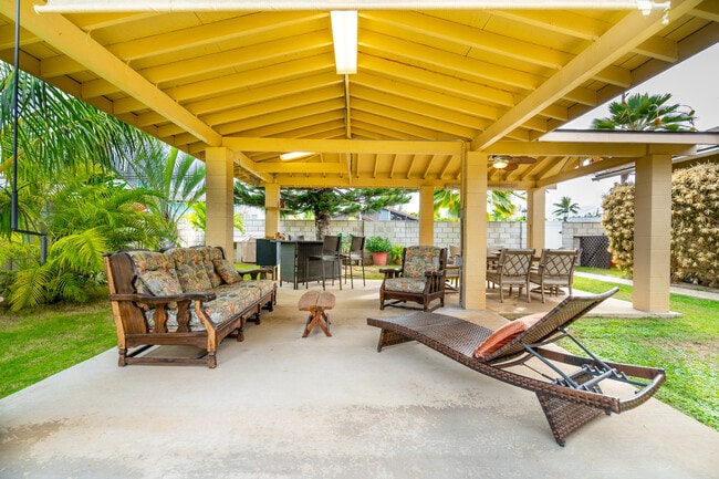 Close up view of private gazebo. - 408 N Kainalu Dr