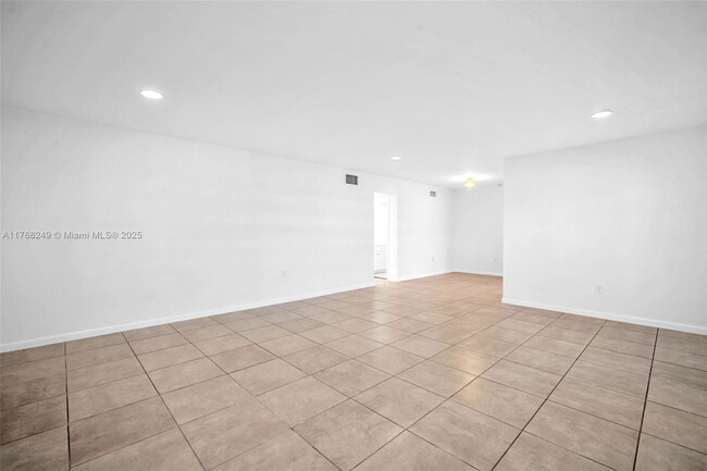 Foto del edificio - 11840 NE 19th Dr