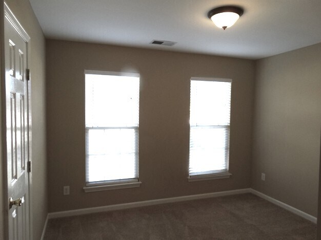 Foto principal - 11928 Harmon Ln