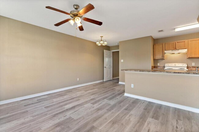 Building Photo - 17261 Avondale Cr.