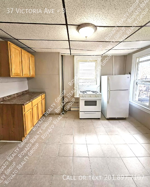 Building Photo - 37 Victoria Ave- 3 bedroom in Newark