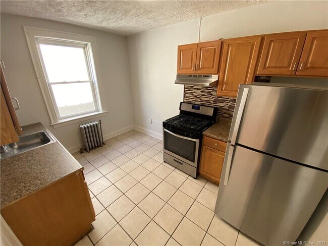 Building Photo - 11 Gorham Ave