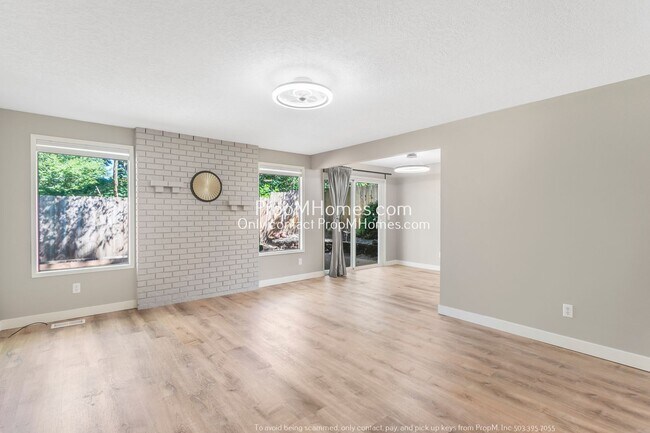 Foto del edificio - Thoughtfully Updated Two Bedroom Duplex in Oak Grove! DEPOSIT SPECIAL