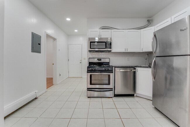 Building Photo - 497 Avenue A