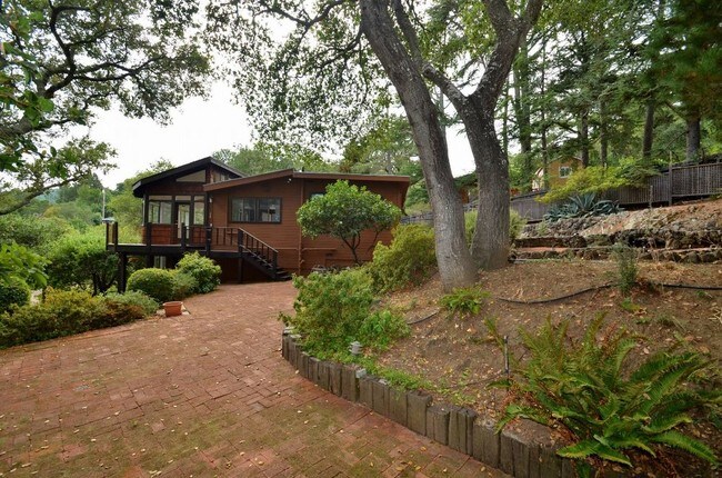 Building Photo - Serene Craftsman Home with Mt Tam Views