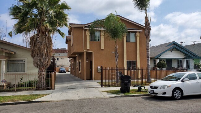 Front - 514 W 61st St
