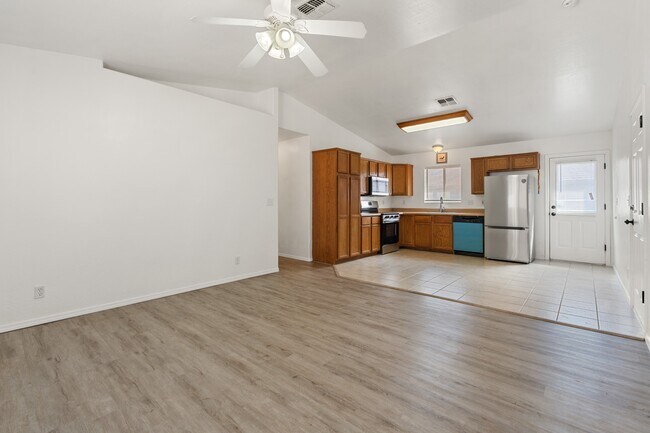 Foto del edificio - 24421 N Diamond Head Ave