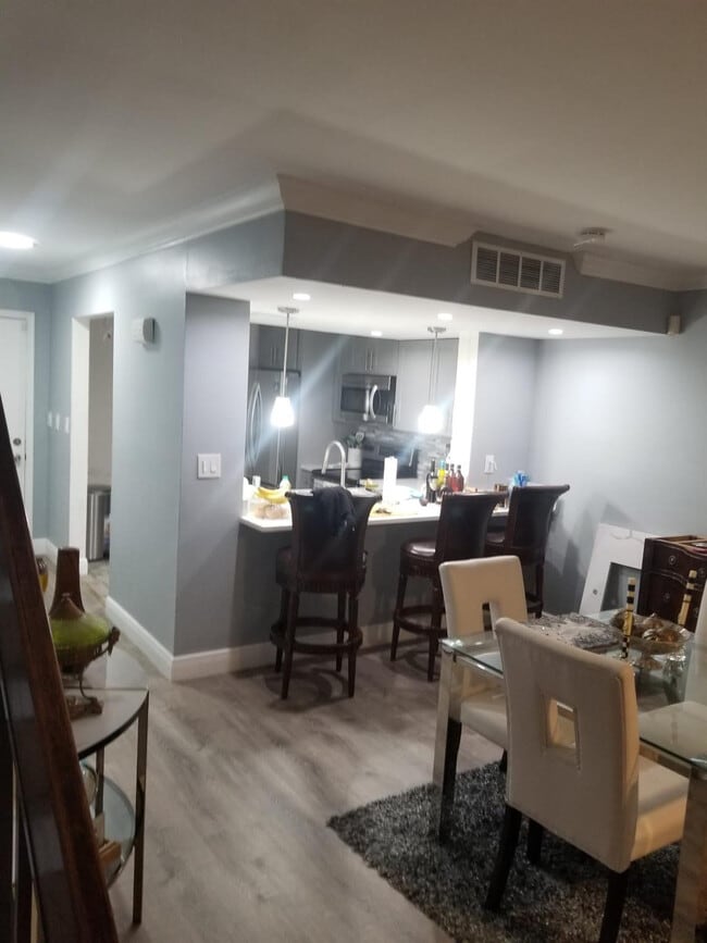 Foto del edificio - 6562 Racquet Club Dr