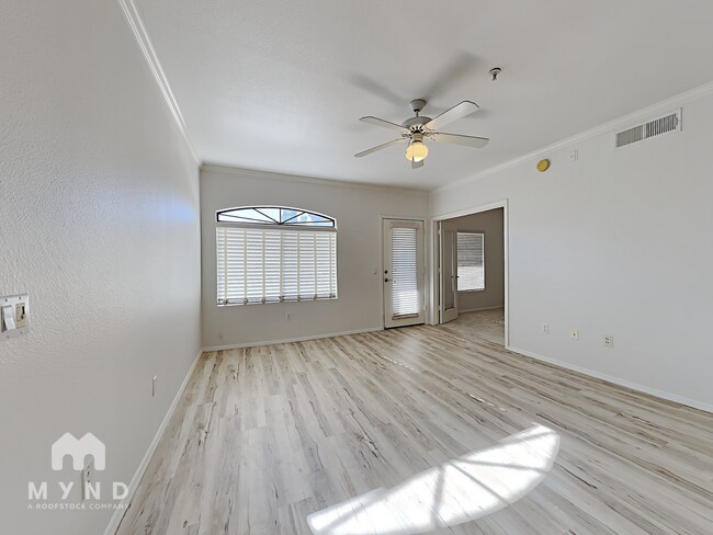 Building Photo - 15095 N Thompson Peak Pkwy