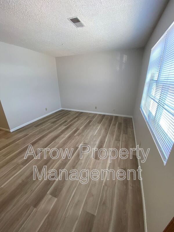 Foto del edificio - 1222 S Jackson St