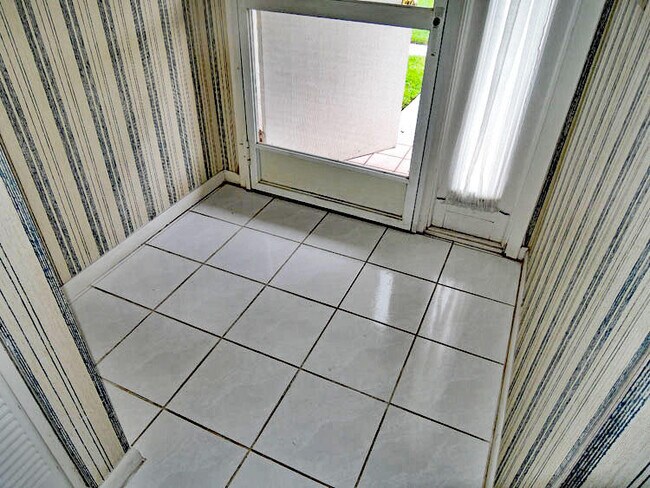 Foto del edificio - 1230 S Lakes End Dr