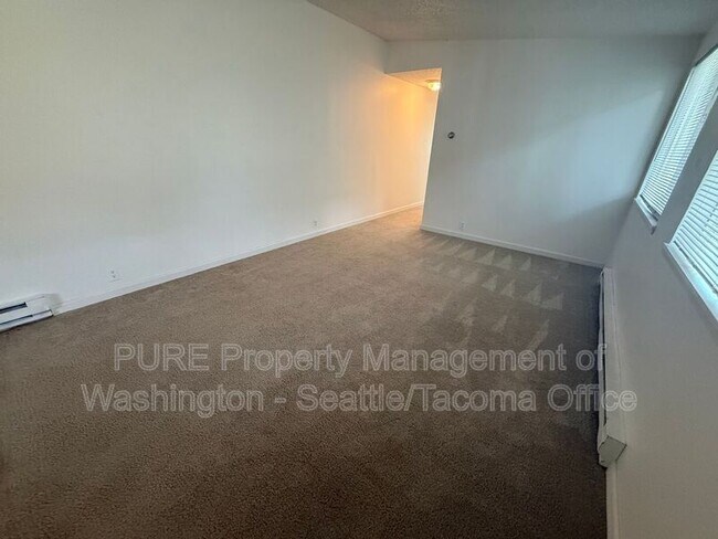 Building Photo - 907 SW Holden St