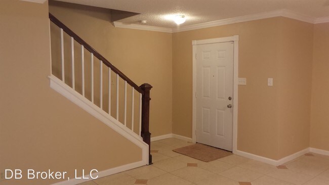 Building Photo - 8114 Chestnut Manor Dr