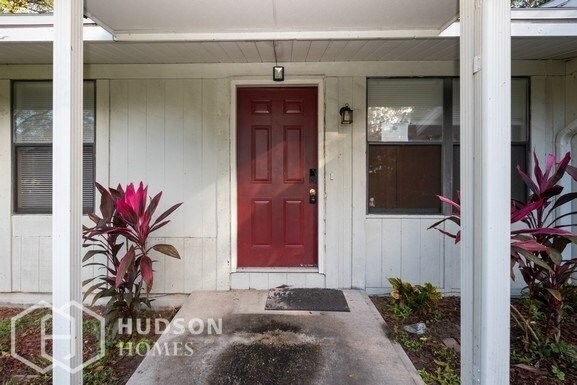 Foto del edificio - 18421 Bellmore Ave