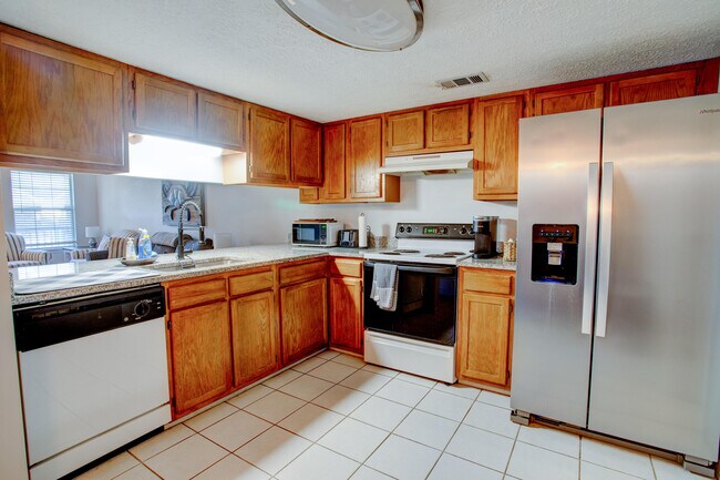 Foto del edificio - 2404 Suwanee Ln