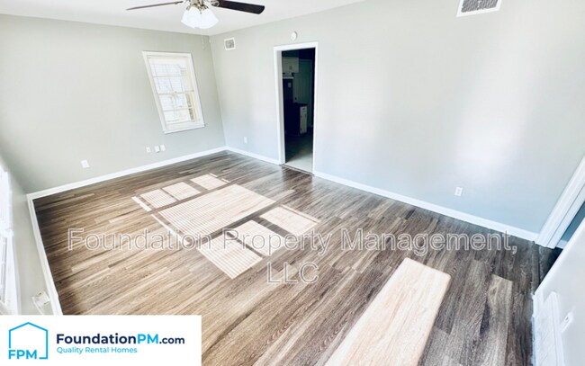 Building Photo - 3405 Hallbrook St
