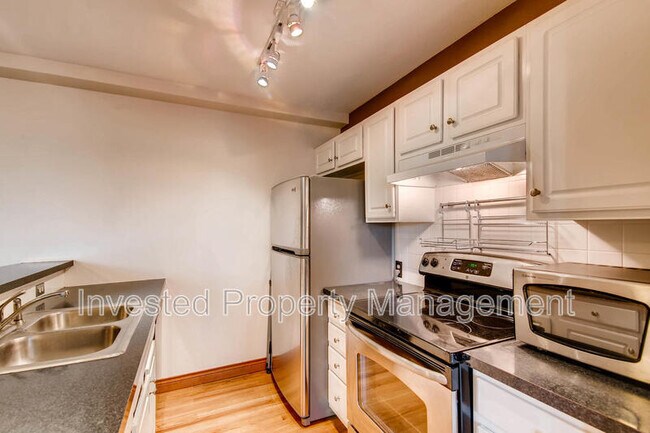 Foto del edificio - 3249 W Fairview Pl