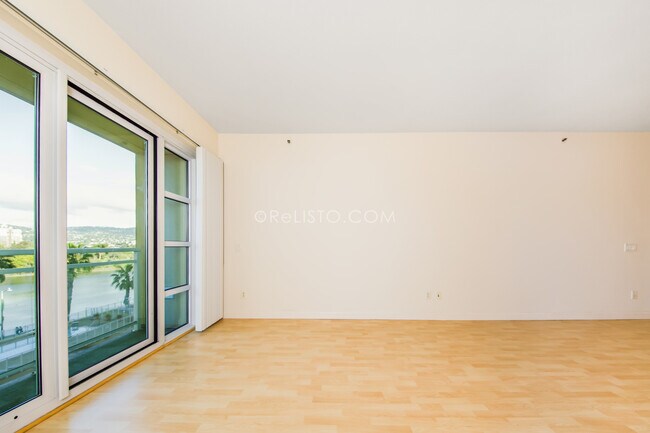 Building Photo - 1 Lakeside Dr
