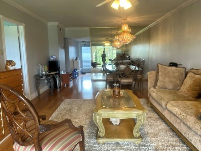 Building Photo - 7847 Golf Cir Dr