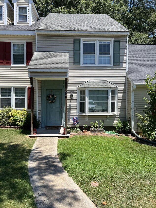 Foto principal - 54 Hidden Springs Rd