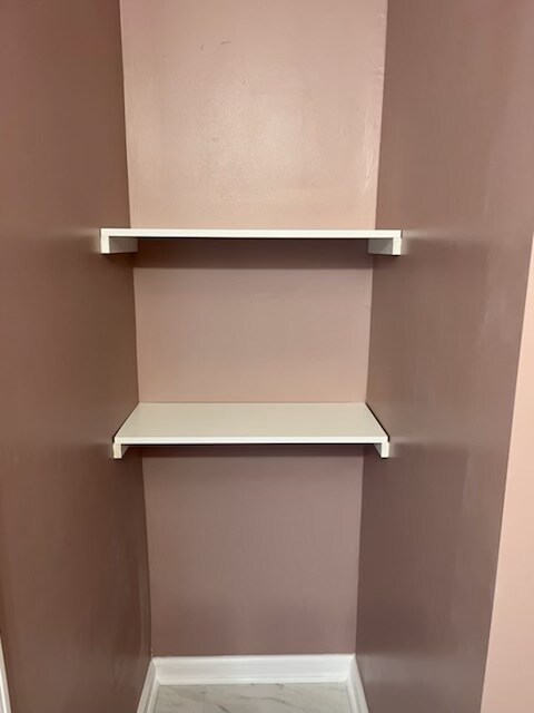 Armario del baño - 5755 US Highway 17 N