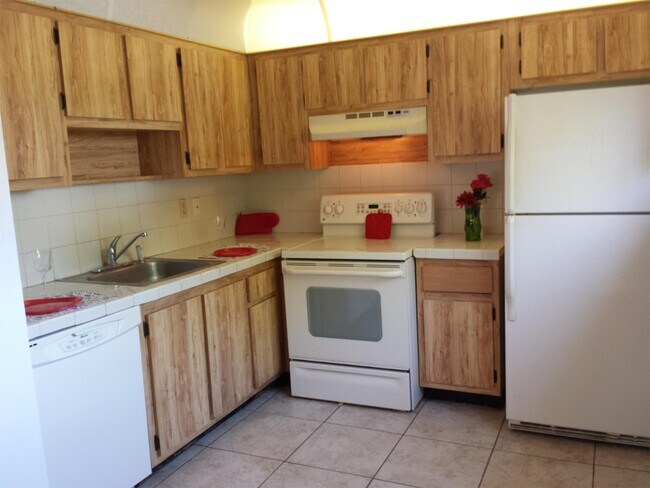Building Photo - 16311 Country Lake Cir