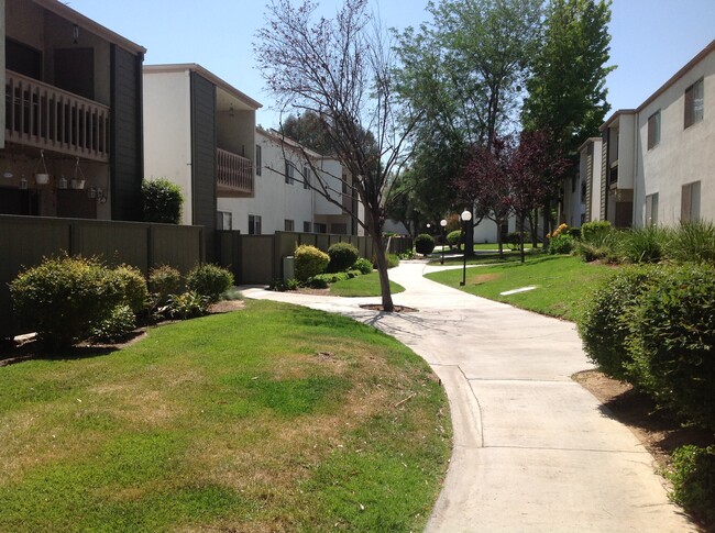 Walkway to Unit - 25715 Hogan Dr