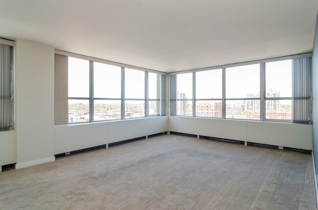 Building Photo - 655 W Irving Park Rd