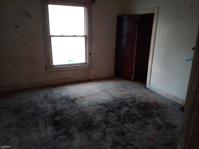 Building Photo - 2 br, 1 bath House - 205 East Saint Louis ...