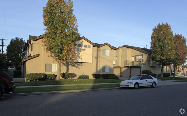 Building Photo - 6431 Los Robles Ave