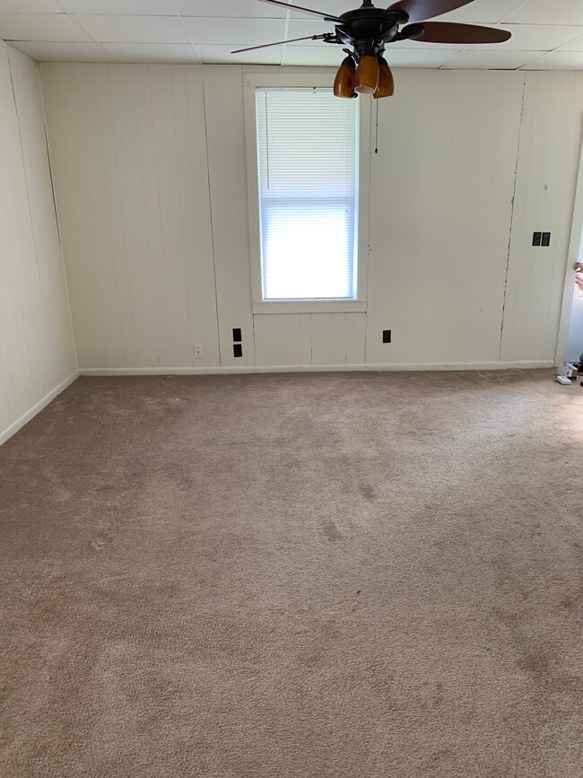 Building Photo - 708 Cherry St