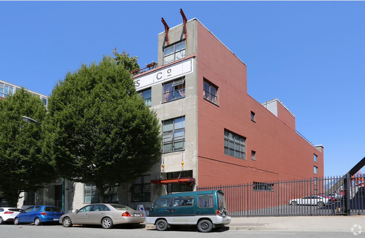 Building Exterior - Railtown